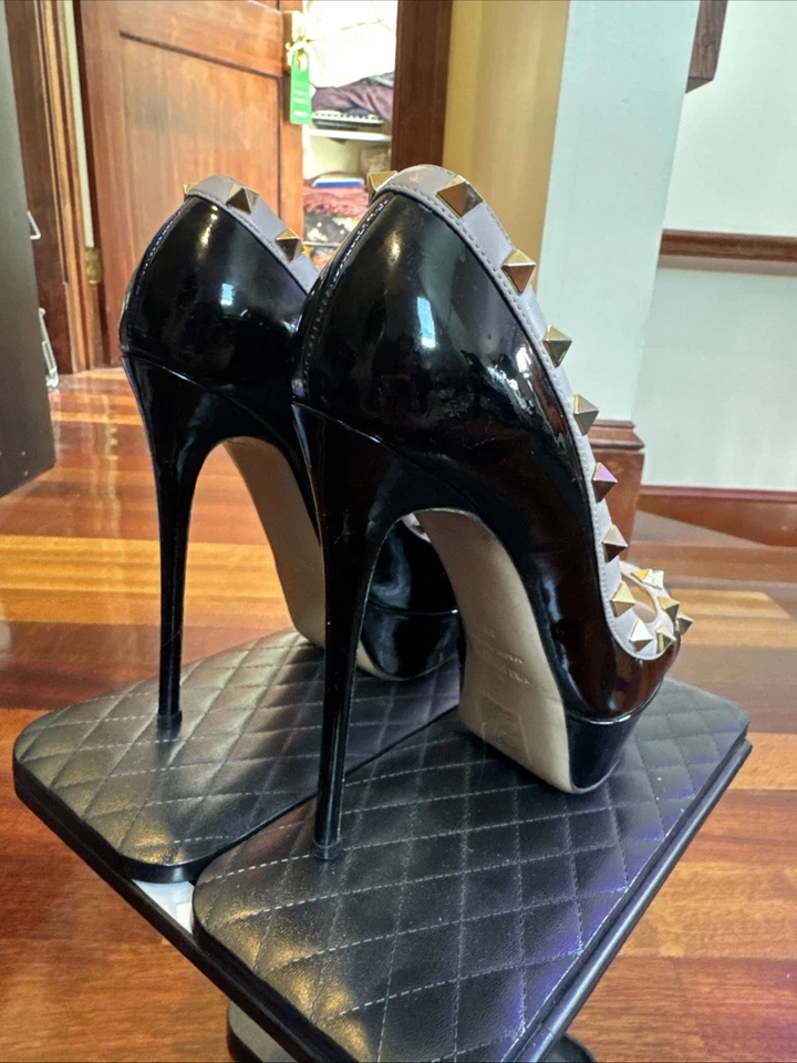 Zapatos de salón Valentino Garavani Rockstud charol talla 36 1/2 tacón de aguja Foto 2 de 4