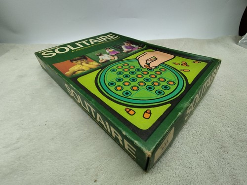 Vintage Berwick Solitaire Classic Peg Game Fun 1970s For Children from 6 to 66 - Picture 4 of 7