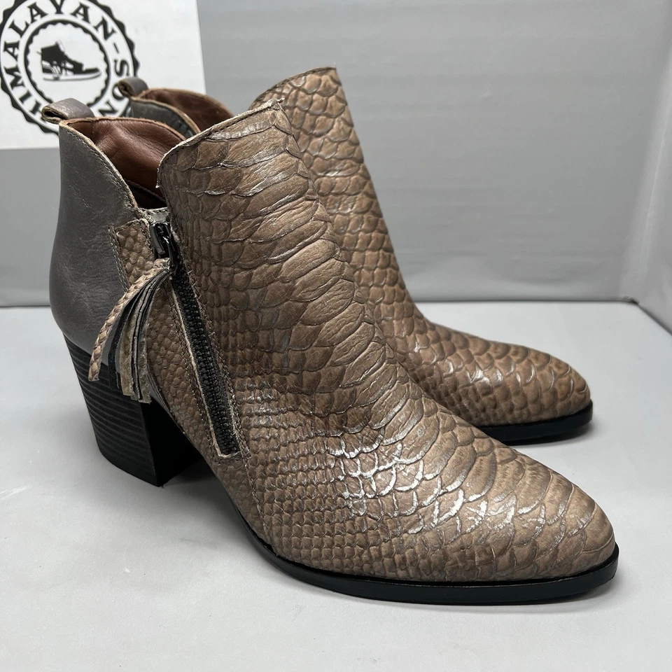 Donald J. Pliner Edyn Side Zipper Ankle Boot Snake Embossed Cowgirl Women Sz 8.5 - Image 4 of 4