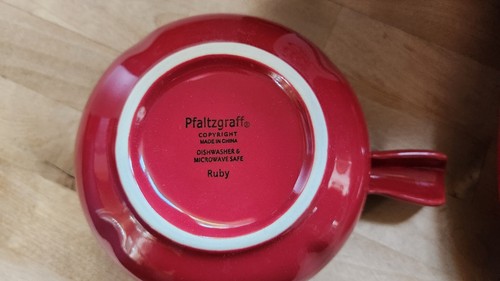 New Pfaltzgraff Ruby Red Snack Set with 11" Tray & Handle 579-C63-00 Winterberry - Picture 5 of 10