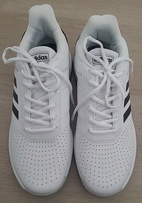 Adidas Courtsmash athletic sneaker in white with black stripes Sz 10 Mens Nwob