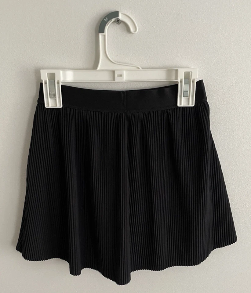 Tennis Black Skirt All In Motion Pleated Youth Size M(8) built-in shorts - Image 3 of 4