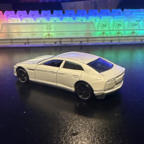 2012 Hot Wheels Mystery Models #18 Lamborghini Estoque (White) – LOOSE - Bild 2 von 4