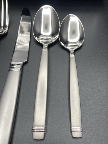 Reed & Barton Valore DERBY Matte 18/10 Stainless Steel Set 45Pcs Service for 8 - Picture 3 of 17