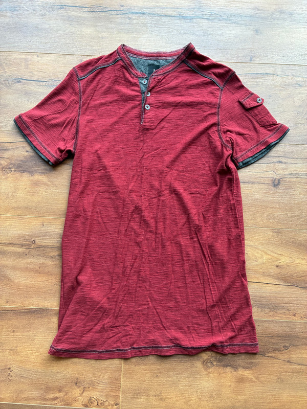 MODERN CULTURE Henley T-Shirt Red Maroon Short Sleeve Cotton Blend Mens Sz S EUC