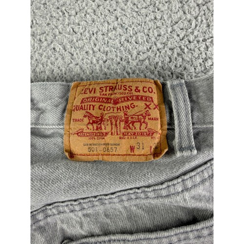 Pantalones de mezclilla para hombre Levi's 501-0657 28x30 grises hechos en EE. UU. vintage años 80 pierna recta dobladillo - Imagen 12 de 15