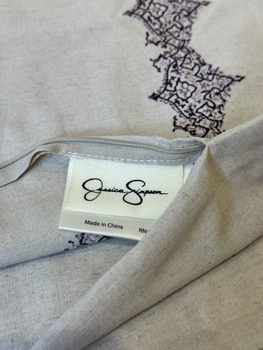 Jessica Simpson set of Euro pillow shams, natural linen with purple embroidery - Picture 5 of 5