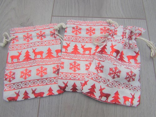 Weihnachtsgeschenktüten rot Weihnachtsmotive Baumwolle Kordelzug Packung 2,5 oder 10 14 x 10 cm - Bild 2 von 2