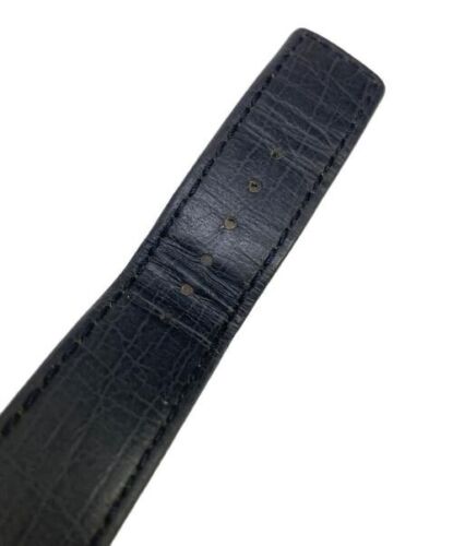 GUCCI 8600M Quartz Men's Watch Black Dial Analog Square Rectangular From Japan - Picture 7 of 7