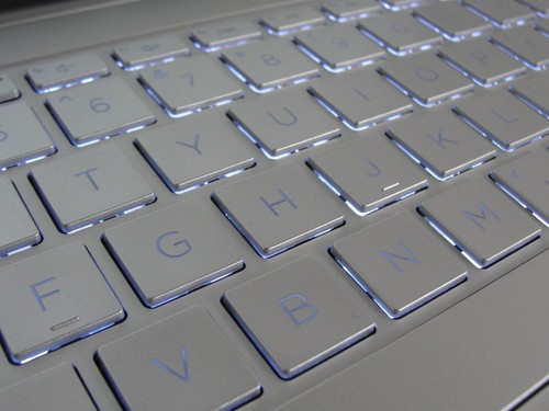 HP Pavilion 13-BB1015CL 13.3” UHD 4K Intel Core i7-1195G7 2.9GHz 16GB SSD 512GB - Imagen 13 de 20