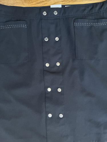 EP Pro schwarzer Golfskort, dekorative silberne Ösen, 3 Taschen, seitlicher Reißverschluss Gr. 14 - Bild 5 von 15