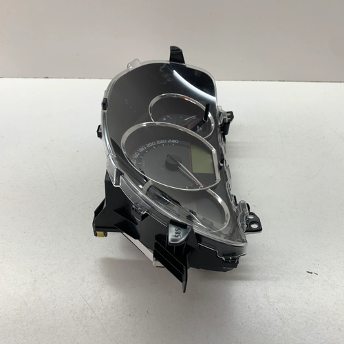 Toyota Corolla Hatchback Instrument Cluster ZRE182R 2012 2013 2014 2015 67121km - Picture 4 of 8