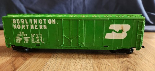 HO Scale "Burlington Northern" Freight Train Box Car LN - Picture 3 of 5