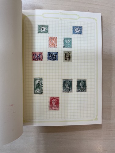 Netherlands stamps. 1800 to modern. Good lot, loose leaf album #z650 - Imagen 5 de 23