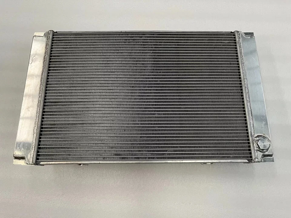 Radiador de aluminio apto para Porsche 928 con 2 enfriadores en cada tanque Foto 2 de 4