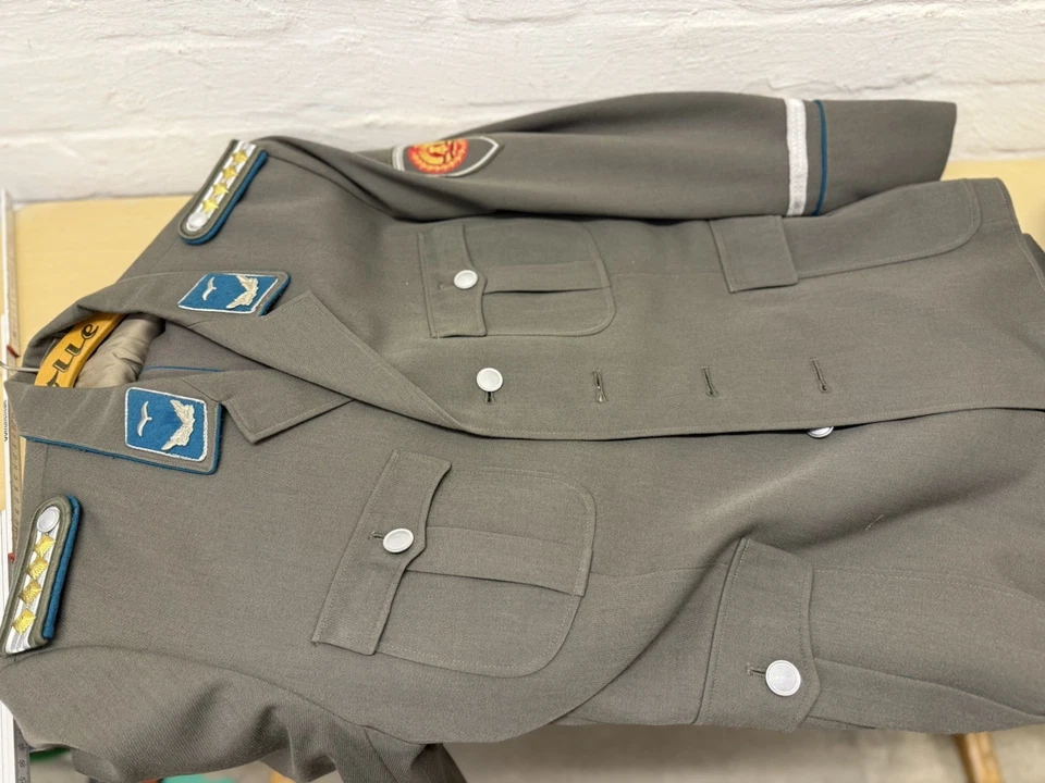 DDR NVA Uniform Luftwaffe Luftstreitkräfte Komplett Gr. 56 - Bild 4 von 4