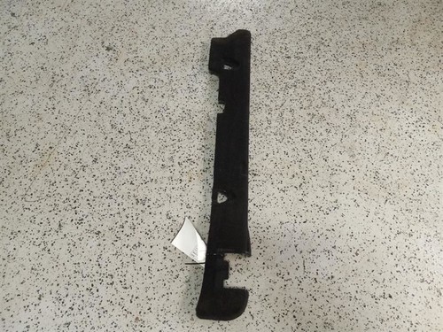 2006 LAND ROVER LR3 REAR RIGHT BODY CARPET RETAINER PLATE 33520 - Picture 2 of 7
