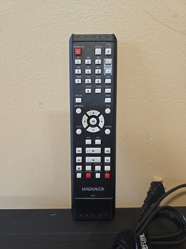 Magnavox ZV427MG9 VCR/DVD Recorder Combo With Remote - Picture 6 of 10