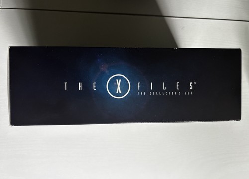 The X-Files: Collectors Set Blu-ray, 2015, Seasons 1-9 +Event Series (Season 10) - Picture 5 of 9