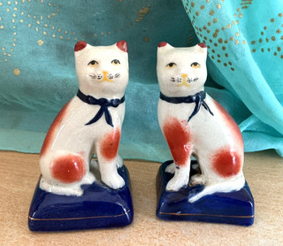 Pair of Small Staffordshire Style Cats On Blue & Gilt Cushions Approx 10cm