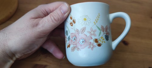 Vintage Boots Hedge Rose 6 Mugs & Mug Tree Set - Boxed - 1980's - Prop/Decor - Picture 8 of 18