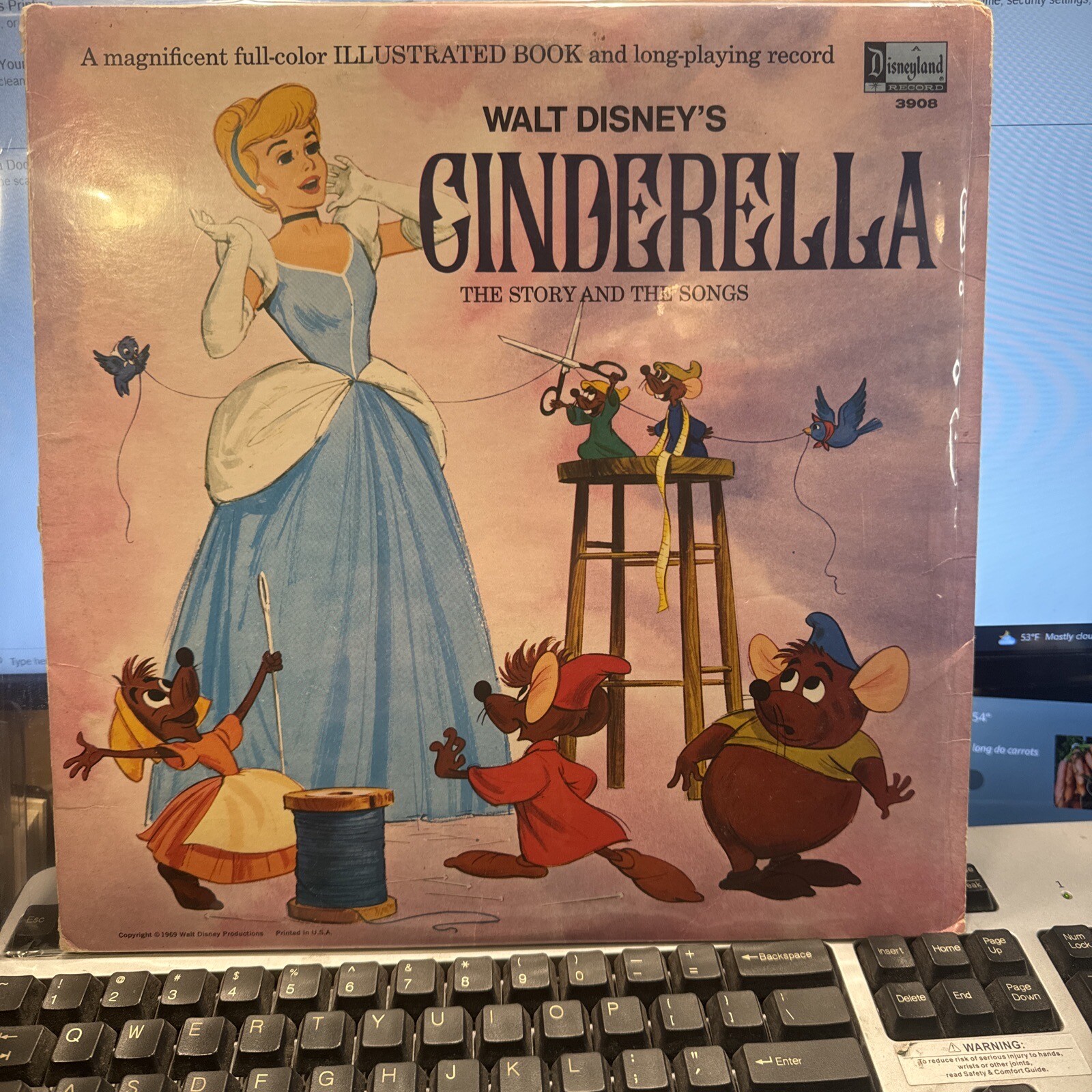 Walt Disney CINDERELLA The Story and the Songs 1969 Vinyl Record 3908 LP Book