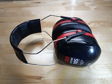 3M Noise Reduction NRR 30 Gun Range Construction Optime 105 EAR MUFFS Peltor