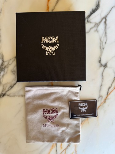 Never worn. MCM Silver Buckle Claus Reversible Leather Belt One Size - Silver - Picture 5 of 5