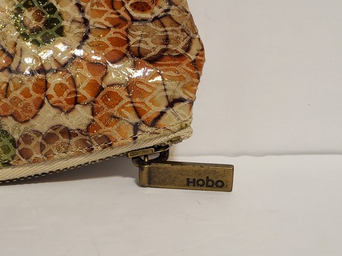 Portafoglio pochette HOBO INTERNATIONAL LAUREN stampa lucertola floreale chiusura bacio 3 tasche - Foto 2 di 15