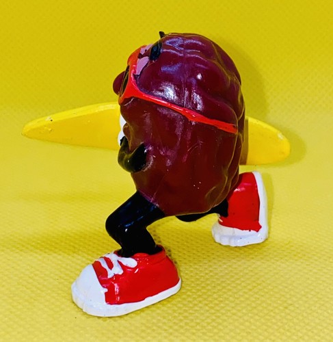 Vintage California Raisins 2" Surfer Surf Board PVC Figure 1988 Calrab - Picture 3 of 4