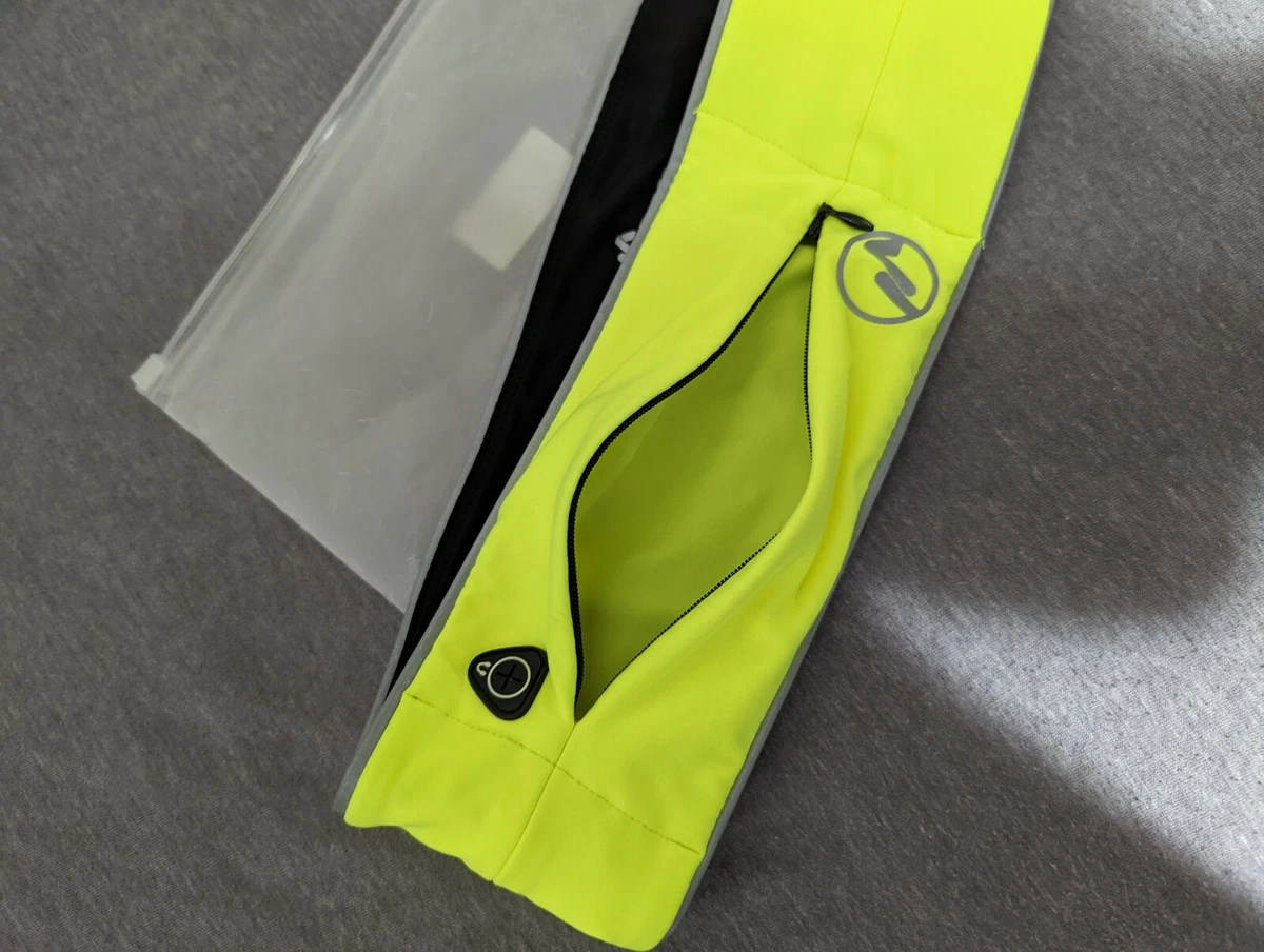 Stretch outlet fanny pack