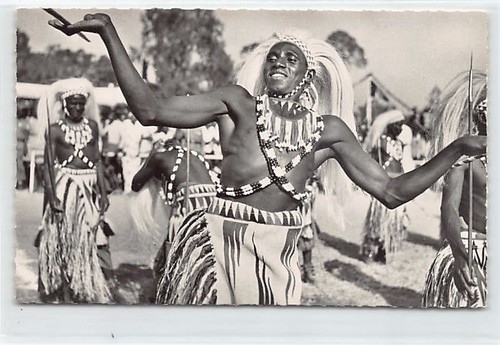 Ruanda-Urundi - Watutsi dancer - Publ. Hoa-Qui 2351 - - Ruanda-Urundi - Danseur - Picture 1 of 2