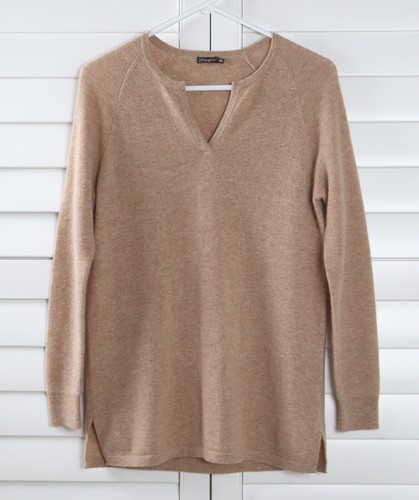 J. MCLAUGHLIN $298 Soft Knit 100% Cashmere Beige V-Neck Sweater Top Size XS - Picture 5 of 6