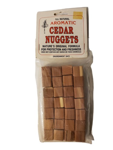Vintage 100% All Natural Environment Friendly Aromatic Cedar Nuggets 28 Nuggets - Picture 1 of 3
