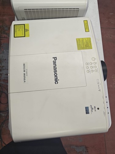Panasonic PT-MZ670 WUXGA-Lume Projektor laserowy - Zdjęcie 2 z 12
