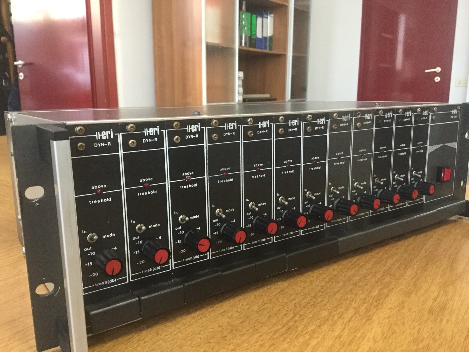 ERI 12 Ch Dyn -R Workstation Limiter Dbx Neve Urei ERI 12 Ch Ch Ch Dyn -R Workstation Limiter Dbx Neve Urei envío gratis