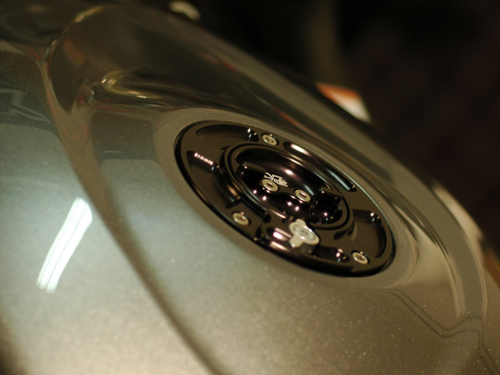 DUCATI 2007-2013 848 VORTEX RACING V3 GAS / FUEL CAP w/ LID & BASE - KEYLESS - Picture 3 of 5