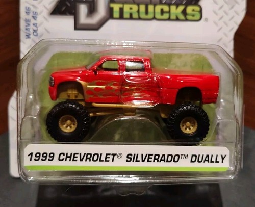 NEW 2024 JADA JUST TRUCKS '99 CHEVROLET® SILVERADO™ DUALLY 1:64 SCALE DIE-CAST - Picture 3 of 10