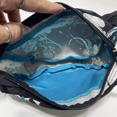 Jansport Fifth Avenue Fanny Pack Waist Bag Blue White Black Graphics - Picture 4 of 6