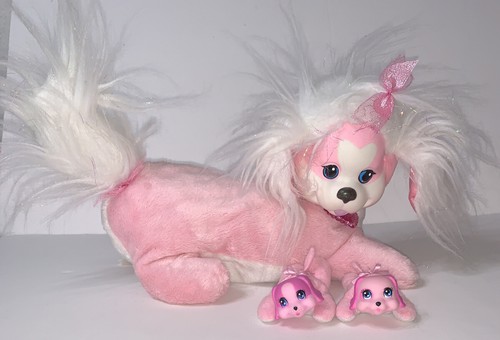 Peluche Just Play 2014 Puppy Surprise rosa con iridiscente incluye 2 cachorros - Imagen 1 de 8