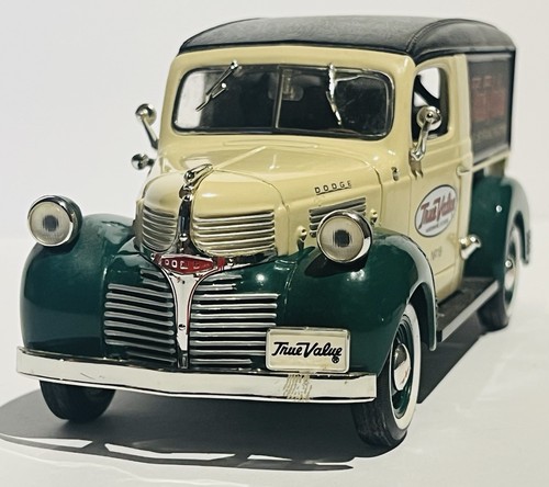ERTL TRUE VALUE 1947 Dodge Canopy Van Diecast 1:24 Scale - Picture 9 of 12