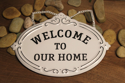 Blechschild ''WELCOME TO OUR HOME'' oval,  25 x 18 cm, Schild zum Hängen