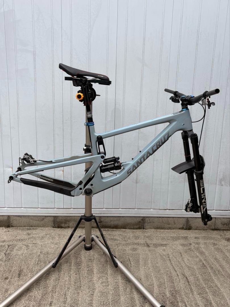 Santa Cruz Bronson Mountain Bike Frame with Front Suspension Fork