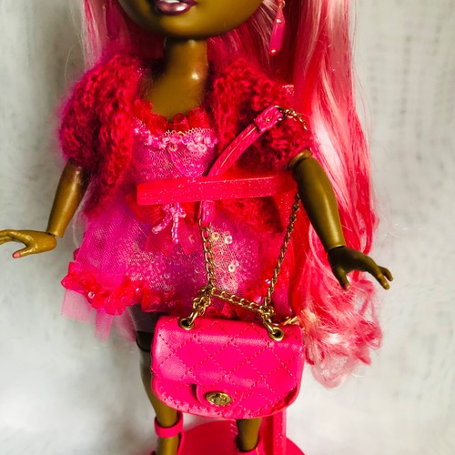 Rainbow High Modepuppe Daria Roselyn Restyle Custom Puppe - Bild 17 von 18