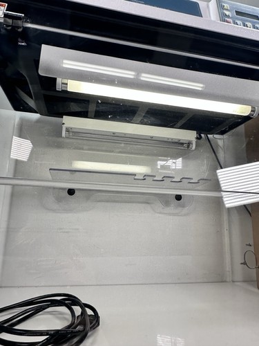 Estación de trabajo UV AirClean Systems 600 AC632LFUVC 30" PCR con filtro nuevo - Imagen 2 de 11