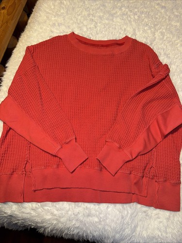 This Feels Seriously Lived-In American Eagle Medium Red Waffle Top Shirt NWOT