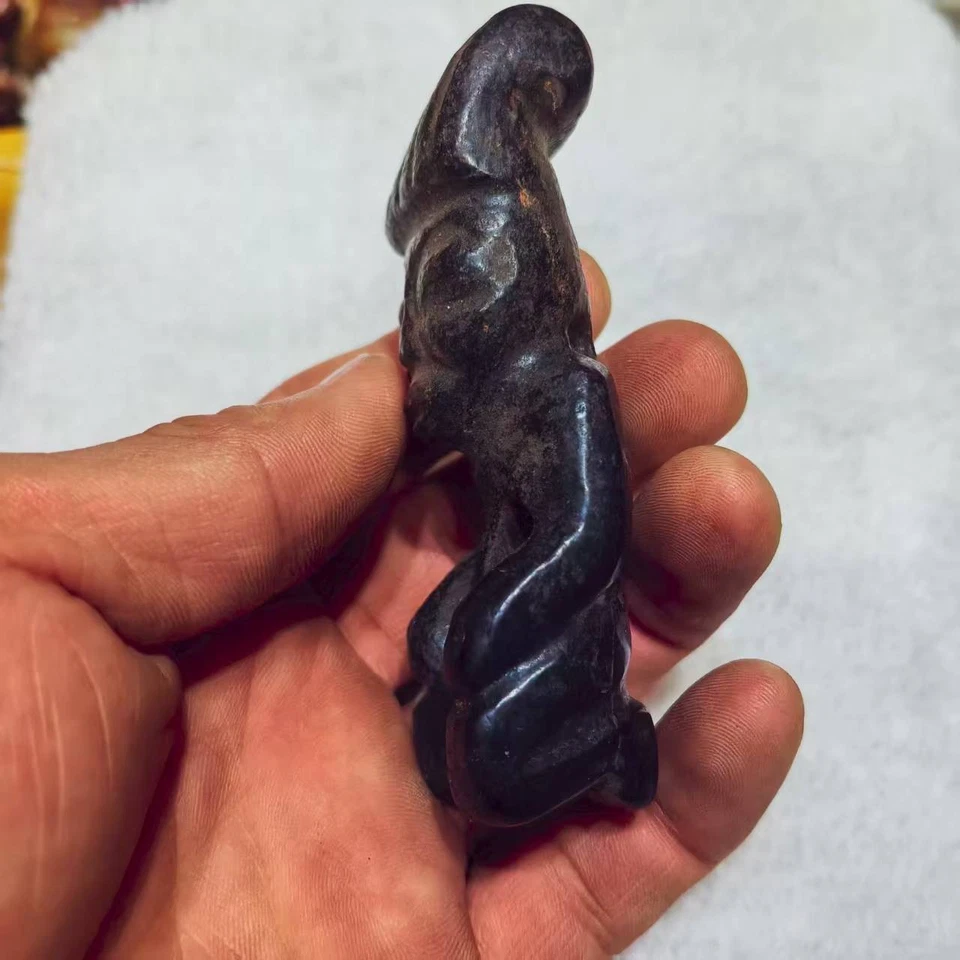 Un inusual faraón humanoide estatua colgante meteorito talla de la cultura Hongshan Foto 3 de 4