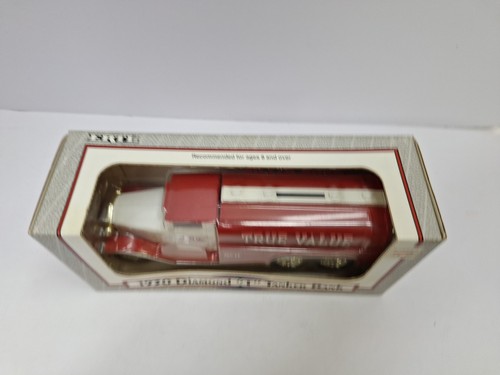 ERTL 1930 Diamond T Tanker Truck TRUE VALUE Model Toy Die Cast 9513 Bank 1/34 - Picture 2 of 5