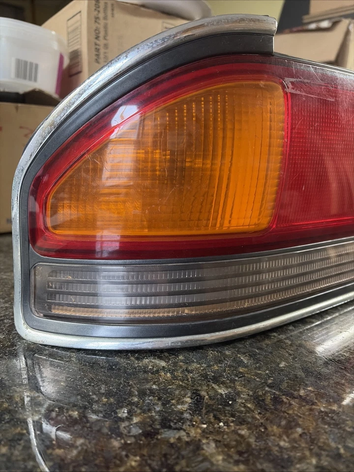 1992-1993 Mitsubishi Galant Rear Left Side Quarter Panel Mounted Tail Light - Image 2 of 4