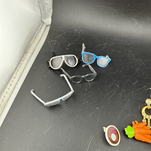 Barbie And Ken Shoes And Accessories Lot - Picture 7 of 7
